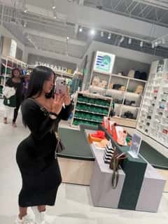 (786)410-0442 is ethnicity_Latinoandoffers nuru massages, asian massage, bodyrubs in Miami and available for service_location_bothon rubrankings New Latin girl I offer you a relaxing massage excellent session
