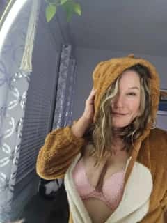 (817)357-2717 is ethnicity_Caucasianandoffers nuru massages, asian massage, bodyrubs in Fort Worth and available for service_location_incallon rubrankings Relax, unwind & indulge with a sensual, full body-to-body rub that will tantalize all your senses & leave you yearning for more! I deliver smiles & satisfaction - Let me be your healthy addiction this year!

Incall location just west of downtown Fort Worth near Montgomery Plaza.

Standard availability is Monday-Friday 11am-5pm. Mornings, evenings & weekends available upon request, when booked in advance.

I require all NEW clients be screened, so do prepare for that (account verification on P411 or Eccie or provider references). Once verified, you will be able to set last minute appointments, though I do prefer a minimum 2-hour notice. I also book up quickly, so it's recommended that you schedule in advance.  For those who can't be verified traditionally, or prefer not to, as a last resort I can accept a deposit via Cash app. . . The choice is always yours. Let's connect & have some fun!

$200/30mins
$300/60mins 

Text only at 817-357-2717 

I can't wait to meet you. . . Or reconnect!!

Recent Reviews:

https://www.eccie.net/showthread.php?t=3064695&highlight=laura

https://www.eccie.net/showthread.php?t=3064168&highlight=laura

https://www.eccie.net/showthread.php?t=3048881&highlight=laura

https://www.eccie.net/showthread.php?t=3030364&highlight=laura

https://www.eccie.net/showthread.php?t=3020767&highlight=laura