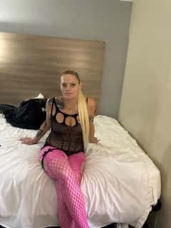 (615)339-3679 is ethnicity_Caucasianandoffers nuru massages, asian massage, bodyrubs in Nashville and available for service_location_bothon rubrankings Sweet, sexy , wet , and comfortable ??