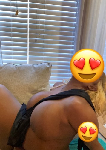  is Blackand offers nuru massages, asian massage, bodyrubs in Raleigh and available for incall on rubrankings Come and explore me…