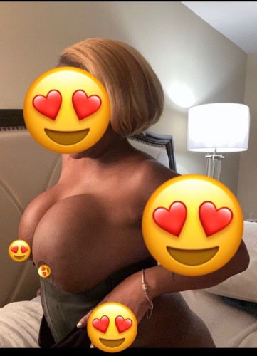  is Blackand offers nuru massages, asian massage, bodyrubs in Raleigh and available for incall on rubrankings Come and explore me…