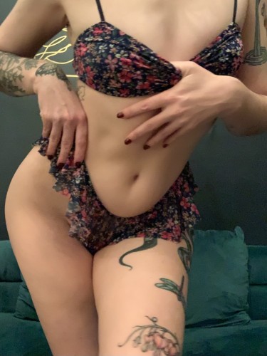 (929)407-1031 is Caucasianand offers nuru massages, asian massage, bodyrubs in New york city nyc and available for both on rubrankings It's time to dip out of the grind and unwind with a real life Goddess. This modern world can be so monotonous, so naturally you crave deviation, but which direction to go in? Enter: Florence. I'm a tall, soft, and commanding west coast woman with a penchant for good boys. I am here to make you feel relaxed, closer to yourself, smaller, and free.

I offer erotic bodyrubs, sensual explorations, and luxury care in the heart of Chelsea.

Saturday! 6pm-1am
January 24th January 31st 
February 7th February 21st

220 | 30 minute bodyrub
300 | 1 hour bodyrub
520 | 2 hour bodyrub

Curious about other offerings? Inquire within.

email : bookingflorence@proton.me
call or text : 929-407-1031
calls only : 212-256-0577