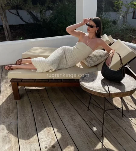 (347)994-4880 is Caucasianand offers nuru massages, asian massage, bodyrubs in New york city nyc and available for both on rubrankings In my pursuit of meaningful connections, I am a sophisticated and intelligent young woman inviting respectful gentlemen into the welcoming embrace of my impeccably clean private apartment. Every detail meticulously attended to, from the enchanting atmosphere to the availability of beverages and a refreshing shower. It's a space where elegance meets intellect, fostering an environment conducive to genuine connections and shared moments.

Don't hesitate to contact me for more details..
xoxo Sasha






