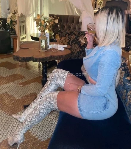 (629)401-7680 is Latinoand offers nuru massages, asian massage, bodyrubs in Nashville and available for incall on rubrankings Gorgeous Spanish European/ Colombian!Beautiful curves and soft full lips ?Upscale apt on Music Row, by the interstate, easy to get in and get out. Parking available :)Weather you are seeking an early morning escape or just an afternoon pick-me-up, come spend a memorable moment in Deep Relaxation with me ?Slow soothing and teasing NURU sliding ??❤️ Super clean & Disinfected Incall❤️ Private & Discrete ❤️ Independent not an AgencyAmple Parking✨ Clean towels and linens.****  **Text or Call for Availability♥ 420 FRIENDLY   :)