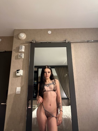 (863)207-5652 is Caucasianand offers nuru massages, asian massage, bodyrubs in New york city nyc and available for incall on rubrankings Massage 
Hour $500

VIP deluxe package 
45mins $800
Hour $1000
90mins $1400
2 hour $1800