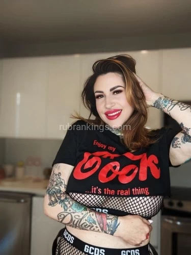 (206)913-1359 is Caucasianand offers nuru massages, asian massage, bodyrubs in Los angeles and available for both on rubrankings My name is Tania Tonsorial.Tonsorial is a fancy word that describes the work of those who give shaves and haircuts. (It can apply more broadly to hairdressers as well.) It derives from the Latin verb tondēre, meaning "to shear, clip or crop."I am bringing you the one and only fantasy barber experience. Please take a look at my website to see more of me. If you would really like a better view follow me on Instagram and Twitter. I look forward to meeting you! 