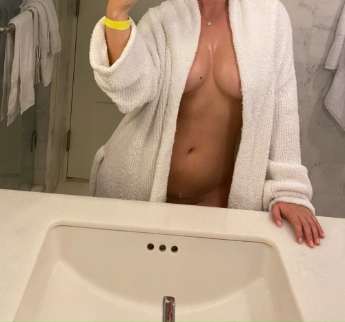 (917)860-0132 is Caucasianand offers nuru massages, asian massage, bodyrubs in New york city nyc and available for incall on rubrankings Hi guys.I am Valerie,Have you dream to be treated from gorgeous masseuse?My PASSIONATE but gentle touch will leave all parts of your body feeling wonderful and relaxed. I will give you all the PLEASURE you deserve. Let me make our time together very very SPECIAL.Your satisfaction is guaranteed!!!100% real.body rub,Nuru, tantra , fetish as wellIf you have any fetishes, don’t be shy to ask ;)❌no outcalls