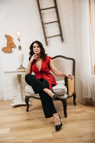 (000)000-0000 is Caucasianand offers nuru massages, asian massage, bodyrubs in Los angeles and available for both on rubrankings MBA, MENSA member, commercial pilot and published model.  Available worldwide, by appointment.