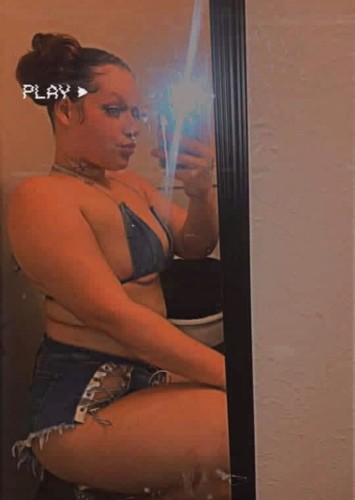 (972)818-4232 is Caucasianand offers nuru massages, asian massage, bodyrubs in Dallas and available for both on rubrankings Hey!!!! 
My name is Candy ? ? 

I’m 20yrs old and Im filled with genuine passion and a vibrant upbeat personality , yet sophisticated as well. I’m new to the DFW area - please give a hhr notice for spare of the moment appointments  ? 

 I have high standards for myself and who I spend my time with. So prepare for a light screening process. My flirtatious energy, and joyful aura will have you come back for more.

Most importantly, I want you to feel comfortable. My highest desire is to make our time is a magical experience you will never forget. 

I enjoy great conversations and pride myself on being a great pleaser I also enjoy being pleased Hope to hear from you 

Nuru Rub available also
Ask about my 2 girl special 

Service prices

30min- 200

60min- 300

Same day last minute appointments can be accommodated as long as you are fine with my location ? 
