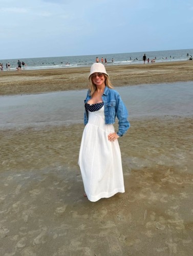 (727)633-6514 is Caucasianand offers nuru massages, asian massage, bodyrubs in Tampa and available for both on rubrankings I offer an experience of deep sensual bliss- one that awakens your senses, replenishes your energy, and leaves you feeling profoundly alive.
I bring warmth, deep sensual wisdom & zero judgement. 
I will cater to you & ensure you have an experience that transcends the ordinary.

Through tantric touch, vibrational healing, and energy bodywork, I will guide you into a state of deep relaxation and heightened pleasure.

Every moment is designed to awaken your body, quiet your mind, and nourish your soul.

Expect elegance, depth, and authenticity in a space where you are free to be you. Let's explore your desires and find out what you're capable of.

My presence is both soothing and electrifying. 

Surrender to the moment.

I welcome those who value mutual respect, discretion, and appreciate an amazing nude and mutual touch sensual massage with the possibility for more😘

Are you ready to experience pleasure on a whole new level?

I do sessions from my residence with shower for your use(shower with me?..yes!) or I can travel to you. Please text me for rates and scheduling.