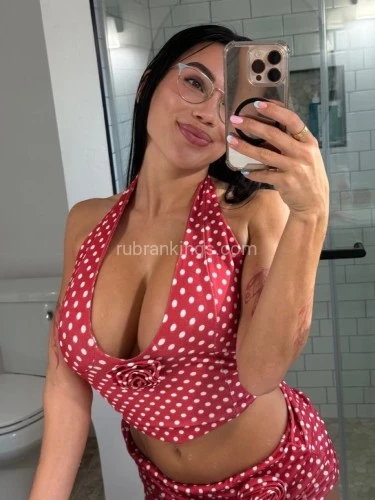 (814)293-6005 is Caucasianand offers nuru massages, asian massage, bodyrubs in Chicago and available for both on rubrankings My name is Natalia, and I work for the Surface Massage Therapy Association as a certified massage therapist if you are interested with happy ending just text my number +1 (814) 293-6005
Do you want to book a Swedish, deep-tissue, couples, sport, or erotic massage