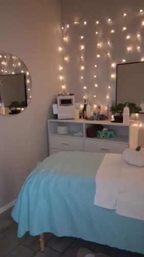 (602)388-4077 is Latinoand offers nuru massages, asian massage, bodyrubs in Phoenix and available for both on rubrankings Body & skin rx refñexology spa - Reflexology 
Come visit our newly renovated location and experience the magic of our talented new team! We offer foot and hand massages using advanced techniques, including traditional Thai reflexology.

We pride ourselves on offering high-quality services at affordable prices, and we value your time — every minute counts.

If you’re looking for a truly exceptional massage, visit us! Our new team — dulce — rosa 🌹kenia is here to serve you with care and professionalism.

We use clean towels, hot stones, and unscented organic oils for your comfort.

No appointment necessary — everyone is welcome!   30 min $50. 45 min $60.  Open 9 Am to 10pm. Nex the nail