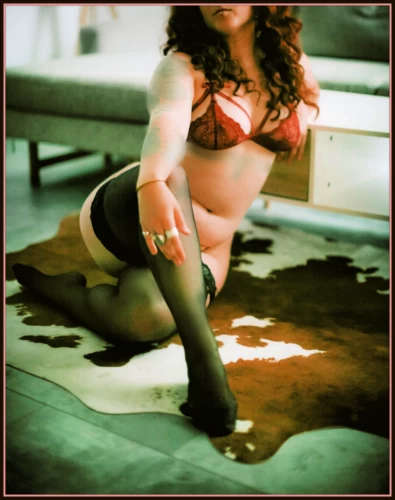 (314)440-2149 is Caucasianand offers nuru massages, asian massage, bodyrubs in St louis and available for incall on rubrankings BRAND NEW GORGEOUS SOULARD STUDIO!!!She's one of our most sought-after girls, and ready to show you why she's an all-time favorite! These are her REAL PICS!!!!Curious about exploring the ultimate pleasure of prostate massage? If you haven't had a gentle, expert session with Olivia, you haven't experienced the ultimate sensation!!! She's experienced, knowedgable, and gentle.... and ready to rocket your pleasure into a whole different zone!Have a special request? Enjoy toys, special touch or a light fetish or two?She's your girl!Olivia is available for only occasional engagements Monday-Friday in a luxe Soulard location..., please call for availability.​314-440-2149