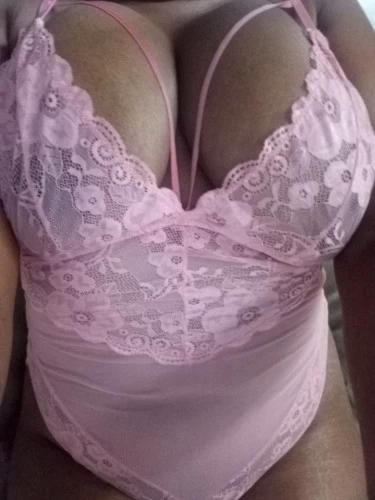 (860)389-5643 is Blackand offers nuru massages, asian massage, bodyrubs in Hartford and available for outcall on rubrankings  . Outcall or In .Offering a whole body sensual experienc.Mature provider with certified massage experience. .Light Bondage and Strap on play also available. .Come experience something different.No texting please. Well reviewed. Ask me about rates but please be discreet. If you cannot make a voice call I will not be seeing you. If you can't be a gentleman I will also not be available to meet. Can't wait to enjoy  a therapeutic, relaxing ,and sensual interlude with you.  April.

Earnest and honest reviews welcome .Outcall available to both casinos in my area.
