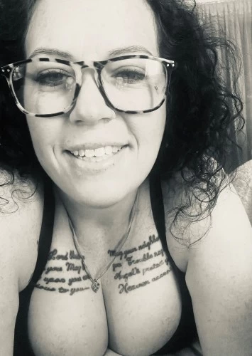 (317)340-5032 is Caucasianand offers nuru massages, asian massage, bodyrubs in Indianapolis and available for incall on rubrankings Availability for the summerMonday's: 9:30am -7pmTuesday's: 9:30am-7pmWednesday's: 9:30am-7pm Thursday's: 9:30am-7pmFriday's: 9:30am-7pm Saturday's: 10am-7pm Sunday's: 10am-5pm Availability will depend on my weekly schedule, early morning and later evening appts will need to be prebooked at least a day in advance. ** Scheduling outside of these hours are possible, just depends on what I have going on! **Looking to relax? Have some time between meetings? Or do you need to destress after work? Whatever your reasoning you've found the right place! Market St. Massage featuring the Beautiful Brit is hands down the best sensual massage in Indianapolis. I offer several massage options they will be listed below with their associated pricing. To book please text with at least an hours notice. I book by appointment only, walk in options are rare unless I'm already in the office. All rates listed below are for an hour, I also offer 90 min options just ask for pricing on those. Massage options & Pricing:-Swedish & Therapeutic- $85-Deep Tissue- $90-Swedish or Therapeutic/Sensual- $110-Deep Tissue/Sensual-$120