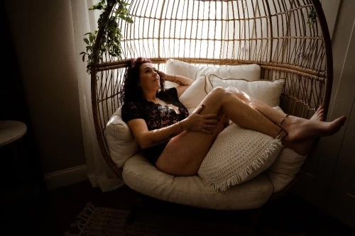 (317)340-5032 is Caucasianand offers nuru massages, asian massage, bodyrubs in Indianapolis and available for incall on rubrankings Availability for the summerMonday's: 9:30am -7pmTuesday's: 9:30am-7pmWednesday's: 9:30am-7pm Thursday's: 9:30am-7pmFriday's: 9:30am-7pm Saturday's: 10am-7pm Sunday's: 10am-5pm Availability will depend on my weekly schedule, early morning and later evening appts will need to be prebooked at least a day in advance. ** Scheduling outside of these hours are possible, just depends on what I have going on! **Looking to relax? Have some time between meetings? Or do you need to destress after work? Whatever your reasoning you've found the right place! Market St. Massage featuring the Beautiful Brit is hands down the best sensual massage in Indianapolis. I offer several massage options they will be listed below with their associated pricing. To book please text with at least an hours notice. I book by appointment only, walk in options are rare unless I'm already in the office. All rates listed below are for an hour, I also offer 90 min options just ask for pricing on those. Massage options & Pricing:-Swedish & Therapeutic- $85-Deep Tissue- $90-Swedish or Therapeutic/Sensual- $110-Deep Tissue/Sensual-$120