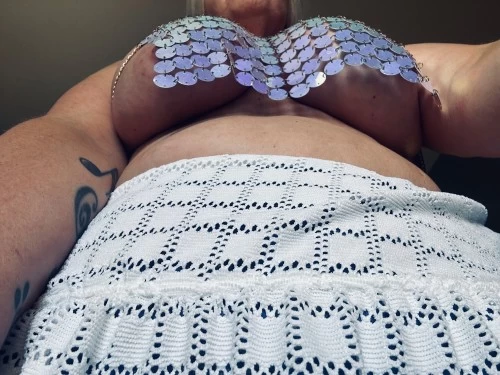 (405)554-0544 is ethnicity_Caucasianandoffers nuru massages, asian massage, bodyrubs in Oklahoma City and available for service_location_bothon rubrankings 🎊 Specials this week  🎊
Monday - all past or present military personnel $20 off any session 
Tuesday - hospitality/chefs/waitstaff/bartenders $10 off any session 
Wednesday- energy/oil&gas professionals $10 off any session 
Thursday - logistics/transportation professionals $10 off any session 
Friday - finance folks brokers/lenders/bankers  $10 off any session 
Saturday - Amazon folks $10 off any session 

💌 PLEASE READ questions are likely answered below! 

The very best way to play safe & not lose $ or worse, is to choose VERIFIED providers.  Look for the Pink ✅ 
We have been reviewed and submitted IDs to the RR team :) 

Today is Saturday July 25th & appts are available starting @1230p & will end @1a. 

Hello friends my name is Sasha & I am OKC’s premier pleasurologist. 
I hope to guide you thru a massage session that will not only ease the tension in your body but also satisfy the cravings you’ve been feeling.  

Let’s find a time that works 4 U, get you out of pain & have you leaving me with a sinning grin!  

☎️ call or text me your name/age/session/time & I will do my best to accommodate your schedule. 

Below are my offerings.  All sessions include Swedish & shiatsu techniques, w/ sensual body 2 body touch (nuru-lite), mutual touch is welcum ;)
🪬cash (any app plz add 5%) 
30 min 160
45 min 180
60 min 195 
75 min 225 
90 min 260

🪒Manscaping starts @$25 per area and goes ^ with added space

🏚️I am conveniently located 2 miles N of downtown, off NW23rd & Walker.  
🚗 I am also available for outcall appts with additional fees.  
but I do not bring my table, so I do recommend you come to me for the best massage experience. 

🚕Participate in other flavors of meetups, like dinner dates, bdsm scenes, & couples. Sorry No QV’s 

I do NOT require a deposit. Pay when you’re here. 
I accept cash, cashapp, zelle, ApplePay, Venmo, & PayPal for payment. I do NOT process credit cards. 

⏰Please try to give me a minimum of 30 mins notice xoxo 

💯 I do not discriminate based on age, race or sexual orientation. Treat me kindly & with respect & we will have a wonderful experience. 

🚫If you NcNs or cancel right after scheduling,  You will be responsible for cancel fee. & pay the $75 fee that day. 
JUST DONT BE THAT GUY! 

🚫DO NOT MSSG ON OnlyFans to schedule. USE THE PHN# provided here. my page will get deleted for violating their TOS