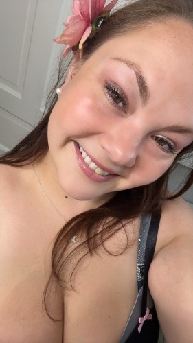 (314)998-2450 is Caucasianand offers nuru massages, asian massage, bodyrubs in St louis and available for incall on rubrankings Hello Handsome my name is Ellie and I am very affectionate, sweet, talented and real provider. Here to be a life coach, talk therapist and or massage therapist. I have a clean, discreet location and I offer professional services to the body and mind while awakening your desires and senses. In some of my practices I also do spiritual counseling and want to help individuals come up with positive solutions. Private incall is available with professional massage equipment and shower available. 1-2 hour sessions and must be mature, respectful 25+ and SERIOUS. 6am-8pm but booking is done in advance by appointment. TEXT me your details: Name, Age and day/time you’d like to book. No Shows are blocked. No exceptions. MUST BE RESPECTFUL ✨ specials 200/hr or 300/90 min 