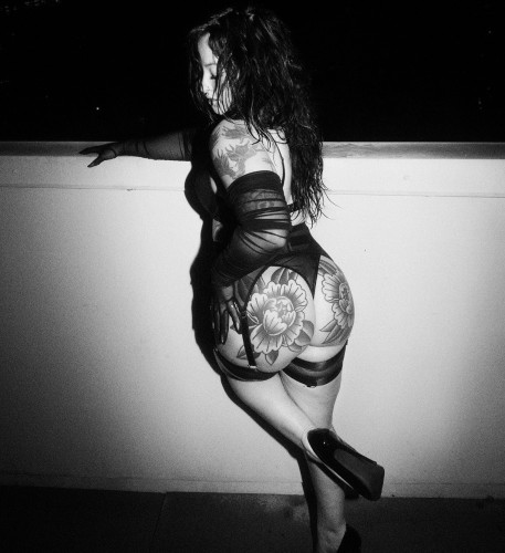 (707)242-7802 is Caucasianand offers nuru massages, asian massage, bodyrubs in San diego and available for incall on rubrankings Hi handsome, I’m Aria & I’m here to serve you 😉 

5’0
24 years young 
Chocolate brown hair 
Brown eyes 
Former gymnast 

A lot of tease = a whole lot of satisfaction.
Feminine energy, soothing hands, and an unforgettable experience that melts away stress and leaves you wanting to return.

For those looking to indulge in a more private escape, my time is reserved as follows:

30 minutes — 180 roses
45 minutes — 240 roses
60 minutes — 280 roses

Xoxo 💋 