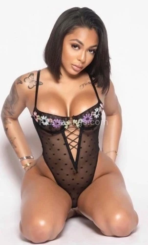 (561)564-4357 is Latinoand offers nuru massages, asian massage, bodyrubs in Boston and available for both on rubrankings Enjoy seductive Bodyrub