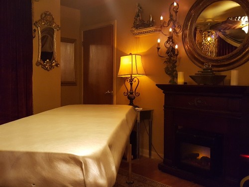 (682)401-0110 is Caucasianand offers nuru massages, asian massage, bodyrubs in Fort worth and available for incall on rubrankings Hello, I'm Serenity, a 29-year-old white female with a warm, positive personality who believes in providing a relaxing, drama-free sensual massage experience. My goal is to give you a calming, rejuvenating experience that will leave you wanting to return.

All of my sessions are performed on a milking table with full view and light mutual touch. My hot tub is also available and can be included as part of your session. You can spend half of your time in the hot tub and the other half on my table—it's completely up to you.

My rates are $400 for one hour and $300 for a 30-minute session. Upgrades are also available upon request, at my discretion.

I am located in a safe, private residence in southwest Fort Worth, approximately 8 miles south of downtown. Discretion is essential.

My normal hours are Monday through Friday, from 9:00 a.m. to 5:00 p.m., although exceptions can sometimes be arranged.

I schedule same-day appointments only. Please call 1–2 hours before the time you would like to visit.

Because we have likely never spoken before, I ask that you please call rather than text. I prefer to hear your voice before scheduling your first appointment.


682-401-0110