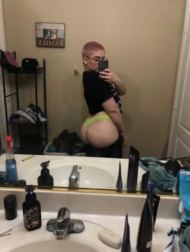 (502)407-1746 is Caucasianand offers nuru massages, asian massage, bodyrubs in Louisville and available for both on rubrankings fun to be with, i provide both incall and outcall 