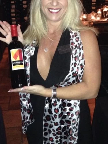 (331)223-3143 is Caucasianand offers nuru massages, asian massage, bodyrubs in Chicago and available for incall on rubrankings Blonde and busty mature MILF.  No games.  No deposit.  Cash only.  Come see a seasoned professional in a quiet and relaxed setting.  Bring wine to set the tone.  Erotic massage and much more.  Call or text me 3/3/1 2/2/3 3/1/4/3Kelly