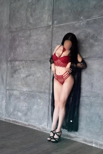 (929)533-2663 is Caucasianand offers nuru massages, asian massage, bodyrubs in New york city nyc and available for both on rubrankings I’m a classic Sicilian siren who loves to indulge, gratify, and captivate. Beyond my classic sex appeal, I like to think of myself as a fairly balanced woman. Someone who can appreciate and enjoy a night out at the theater, but also isn’t too good to stop at a dive bar with my friends on a Saturday night. I’m still a student, so my studies do take up a lot of my time; but when I’m not crying over macroeconomics, I like to indulge in self care. A weekend with a facial, maybe a yoga class and a reflexology massage is my idea of a perfect end to a week.   I’ve also always recognized and appreciated the power in knowledge and love expanding my mind. Whether it’s visiting a museum, taking a trip, or watching an enticing documentary, learning how people live and operate outside my world has always been intriguing to me. I think it’s good to know what else goes in the world; makes you appreciate what you have and strive harder for what you want.    Take a walk on the wild side and let me show what a truly erotic and sensual experience can do for you. From the first very light strokes across your back that leave you curious for more, to working out that kink in your shoulder; I love to put a slow, sultry twist on it all ?Rates:INCALL 30 minutes…..$220 USDINCALL 60 minutes…..$300 USDLight screening is required and non-negotiable for new friends✨