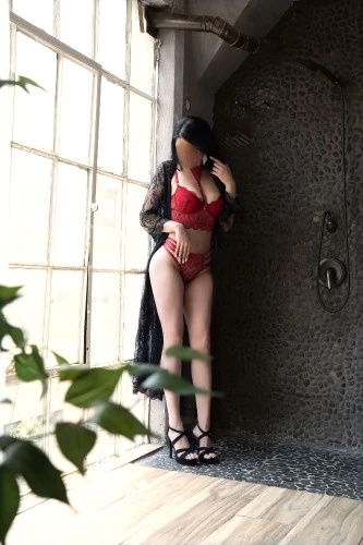 (929)533-2663 is Caucasianand offers nuru massages, asian massage, bodyrubs in New york city nyc and available for both on rubrankings I’m a classic Sicilian siren who loves to indulge, gratify, and captivate. Beyond my classic sex appeal, I like to think of myself as a fairly balanced woman. Someone who can appreciate and enjoy a night out at the theater, but also isn’t too good to stop at a dive bar with my friends on a Saturday night. I’m still a student, so my studies do take up a lot of my time; but when I’m not crying over macroeconomics, I like to indulge in self care. A weekend with a facial, maybe a yoga class and a reflexology massage is my idea of a perfect end to a week.   I’ve also always recognized and appreciated the power in knowledge and love expanding my mind. Whether it’s visiting a museum, taking a trip, or watching an enticing documentary, learning how people live and operate outside my world has always been intriguing to me. I think it’s good to know what else goes in the world; makes you appreciate what you have and strive harder for what you want.    Take a walk on the wild side and let me show what a truly erotic and sensual experience can do for you. From the first very light strokes across your back that leave you curious for more, to working out that kink in your shoulder; I love to put a slow, sultry twist on it all ?Rates:INCALL 30 minutes…..$220 USDINCALL 60 minutes…..$300 USDLight screening is required and non-negotiable for new friends✨