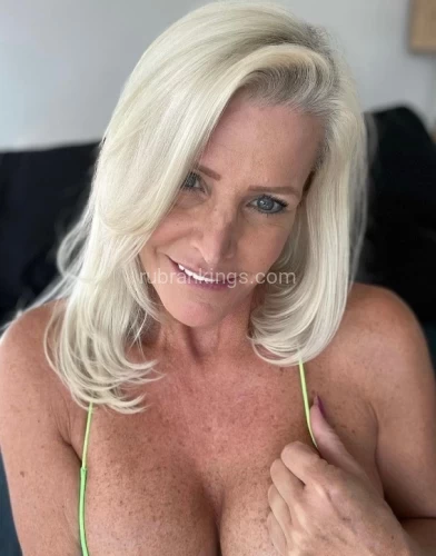 (702)552-0352 is Caucasianand offers nuru massages, asian massage, bodyrubs in Las vegas and available for outcall on rubrankings I am a creative, intelligent and an attractive grown woman. I am an Upscale Companion playful and openminded. Are you looking for someone vivacious, warm, sensual AND charming?? Every session with me is different because we all have our unique qualities. Our time together is tailored to your needs. I provide a safe, supportive and judement free space. Getting acquainted will be the best decision you made. Lets talk soon, Aspen 7025520352*I do verify all my clientele, so please be aware. Thanks in advance*