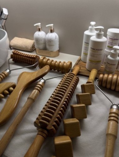 (234)352-5868 is Caucasianand offers nuru massages, asian massage, bodyrubs in Las vegas and available for both on rubrankings Relax,Recharge & Restore 
Life can get busy, so it’s important to make time for yourself. Give your body and mind the care they deserve with a calming massage experience in a clean, comfortable, and private setting.

As a licensed massage therapist, I provide personalized massage sessions designed to promote relaxation, relieve muscle tension, improve circulation, and support overall wellness. Each session is tailored to your individual needs using a combination of proven massage techniques and aromatherapy.

Services Available

* Swedish Massage
* Deep Tissue Massage
* Sports Massage
* Hot Stone Massage
* Reflexology (Hands, Feet & Outer Ears)
* Aromatherapy Massage
* Relaxation Massage

Session Rates

* 30 Minutes – $150
* 60 Minutes – $200
* 90 Minutes – $250

Every appointment is unhurried, allowing you to fully relax and enjoy a personalized wellness experience focused on your comfort and well-being.

Thank you for considering my services. I look forward to helping you feel refreshed, renewed, and restored.

NOTE:: Texting number: +1 234-352-5868
WhatsApp number: +1 415 919 1163 Telegram: @jane5t1
Gmail/Google chat/iMessage:::shawjanet10@gmail.com