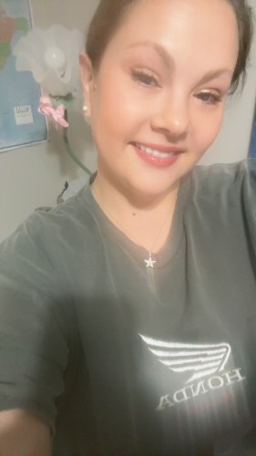 (314)998-2450 is Caucasianand offers nuru massages, asian massage, bodyrubs in Chicago and available for incall on rubrankings Hello gentlemen my name is Ellie and I am very affectionate, great with my massage skills and safe ❤️Here to offer you luxury massage therapy, relaxation and comfort at its finest. I am a classy sensualist that enjoys the simple pleasures of touch and real connection. I have a clean, discreet location and I offer professional services to the body and mind while awakening your desires and senses. I want to have fun and meet some good people. I am open to date nights, talk therapy sessions, cuddling, events and massage. I pride myself in my therapeutic touch and my ability to make someone’s day better with blended sessions also that are both massage and talk therapy. I only discriminate against rude people or disrespectful behaviors, I enjoy being a positive person to people in need. Private incall is available with professional massage equipment and shower available. 1-2 hour sessions and must be mature, respectful 25+ and SERIOUS. 6am-8pm booking by appointment. TEXT me your details: Name, Age and day/time you’d like to book. No Shows are blocked. No exceptions. MUST BE RESPECTFUL ✨ specials 300/90 min   Massage is open for booking daily 6am-6pm and Sunday 4pm-8pm.   ✨ 
