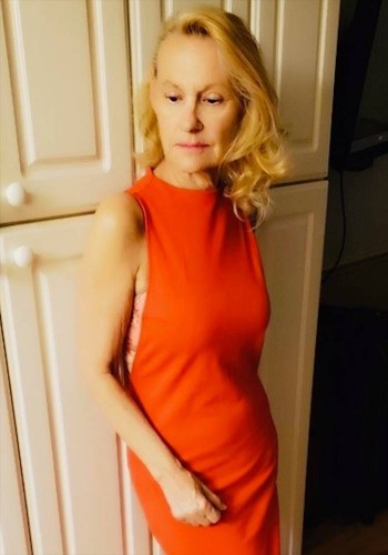 (954)309-6451 is Caucasianand offers nuru massages, asian massage, bodyrubs in Chicago and available for both on rubrankings Hello my name is Catherine,

I am a petite natural blonde with  All Natural  curves. You will find that I am mature,elegant and easy to get to know. I have often been described as having an aristocratic/classy good look. Adding to my mystic is a refined ,soft ,and very well spoken sexy voice. Whether you get lost in my voice or within my arms I will help you forget all your real world issues of the day . Letting your stress simply all be forgotten or be replaced by discovering new feelings through the art of arousal's from  Our moments Together  I would love to hear about your successes and challenges And to get to know you on any level you wish to share with me. In today's world with all it's stresses and responsibilities, My goal is to give you that adventure and escape that your heart desires from the challenges of every day life . Through laughter and lite-hearted conversations you'll find I am a wonderful listener. All though I am very passionate about my privacy as well as yours.

I truly love what I do and have just as much fun as you shall. I definitely like to pamper, which will make you want to return again and again. If you are looking for something real step back into time with me and let's indulge our senses, our minds and get lost in our moments, Whether a formal evening function Or a casual afternoon rendezvous, or a fantasy trip to  Your World  You will have a sophisticated, light hearted, and beautiful well balanced woman as your companion . I am one who enjoys intelligent conversation and/or the warmth of the quite moments we shall have in discovery.

Don't waste another minute, call me today! Massage and bubble bath available!

✅ Sensual Massage
✅ Prostate Massage
✅ Shower
✅ Bubble Bath
✅ Milking
