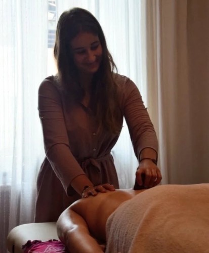 (606)200-2015 is otherand offers nuru massages, asian massage, bodyrubs in Los angeles and available for both on rubrankings Warm, inviting, and effortlessly charming. I offer a laid-back and unforgettable experience. With just the right touch of allure and a genuine, down-to-earth vibe, I create a space where you feel truly at ease. Whether we’re spending time together in my serene setting or I’m joining you in yours, expect comfort, cleanliness, and a connection that feels natural and safe.

Full Services: Nuru, Swedish massage, body-to-body (B2B), “riding the wave,” anal, oral, and vaginal sex, sloppy BJ, BBBJ, bareback pegging, car meet, deep tissue massage, kissing, fetish, girlfriend experience, sensual massage, prostate massage, fingering or hand jobs, and I’m into kinks. Additionally, the milking table experience, VIP Nuru experience, and warm oil massage.
