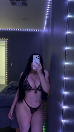 (323)915-1061 is Latinoand offers nuru massages, asian massage, bodyrubs in Orange and available for both on rubrankings Nuru 
Text cell for more info 
Won’t be disappointed 😚