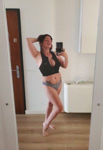 (520)222-4010 is ethnicity_Caucasianandoffers nuru massages, asian massage, bodyrubs in Richmond and available for service_location_bothon rubrankings I am a licensed and certified massage therapist, providing a sensual and deeply relaxing full-body rub. This service is tailored for a relaxed personal experience rather than therapeutic treatment. You'll have the option to dress down to your comfort level, and draping is entirely optional.
My services indulge in varieties of massage options including 🥰 Nuru, Golden Shower, Deep Tissue, Sports Therapeutic, Sensual, Prostate, Swedish, and Hot Stone massages. ❤️ Experience a discreet and sensual rubdown. ❤️ Enjoy the Milking Table Experience, Riding The Wave, Riding The Wave & B2B, Tantric Lingam Massage, and VIP Nuru Experience. ❤️ Rest assured, my top priority is providing exceptional customer service in a clean and comfortable environment, using the best techniques and offering the highest quality service with the best attitude for an unforgettable experience.

——

(INCALL)
My private location, situated in a secure residential area within a safe neighborhood, emphasizes your safety and comfort. It features a private massage chamber, facial equipment, massage table and chair, bathing facilities, jacuzzi, and VIP luxuries. ❤️❤️


(OUTCALL)
For mobile services, I accompany myself with my table, guaranteeing promptness and great flexibility to arrive at your location promptly for your scheduled appointment. ❤️❤️❤️

——

Feel free to text me : +1(520) 222-4010

Telegram ::::@abella1212

SIGNAL::::: @Abella.38

Attention: GOOD HYGIENE IS A MUST OR I WILL TURN YOU AROUND AT THE DOOR..GAME PLAYERS WILL BE BLOCKED