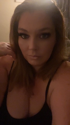 (618)431-3592 is Caucasianand offers nuru massages, asian massage, bodyrubs in St louis and available for incall on rubrankings ⭐️Ask about 4hand specials with Eboni as well!! 

⭐️Late night appointments available for returning clients!! 

Hey gentlemen! I offer a sensual mutual touch massage also offer cuddling sessions! Come let these soft hands make your day brighter! Enjoy a nice sensual massage guaranteed to leave you happy and relaxed! 

Clients never rushed!! 

Clean linens for each massage
Private and safe location
Clean and Relaxing environment
Texting is preferred 
Please let me know if I’ve seen u before!
Prescheduled appointments appreciated 
4 hands available upon request with Eboni! 
Showers available before or after if requested

NOT AN ESCORT