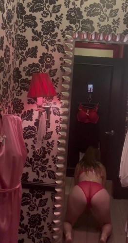 (619)860-2225 is Caucasianand offers nuru massages, asian massage, bodyrubs in San diego and available for both on rubrankings Proved I’m real on Tryst so text me
More options with me then you can imagine 

VIP experienced
Sugar experienced 
Special today only
I hear I give the best massages and more
Downtown San Diego and other locations
Del Mar
La Jolla
Office space and studio and resorts and more 