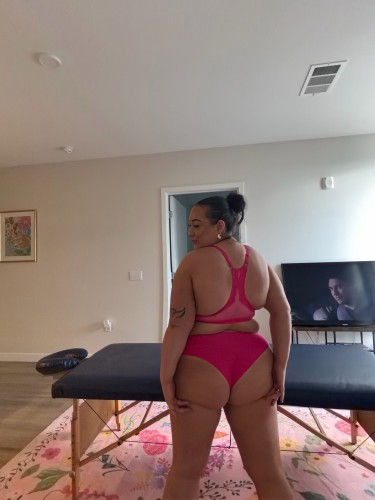 (720)715-0661 is Caucasianand offers nuru massages, asian massage, bodyrubs in Denver and available for both on rubrankings Hi babes!! 
Indulge in a luxurious lingerie massage experience designed to awaken the senses and melt away tension. From the moment you arrive, you’ll be treated to a seductive atmosphere, soft touch, warm oils, and intimate attention that creates the perfect escape from reality. Every session is tailored to provide deep relaxation, sensual connection, and unforgettable pleasure — ending with complete satisfaction and release. Discreet, alluring, and designed for those who crave both comfort and temptation.
Incall and outcall available!
Currently available 24/7 in the Denver CO area 
30 minute - $200 
1 hr - $260