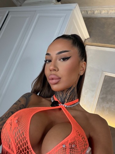 CREAMPIE ADDICT ఌ KINKY PETITE BRUNETTE