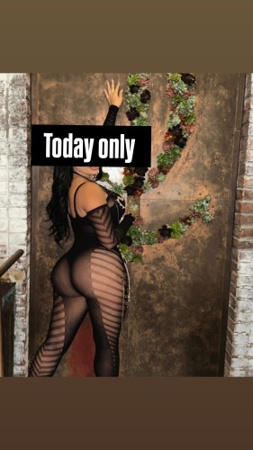 (657)291-9509 is Latinoand offers nuru massages, asian massage, bodyrubs in Riverside and available for both on rubrankings Had a long and stressful week or simply need some excitement? Cum enjoy a body NURU massage by one of our beautiful therapists . I Promise You Won’t be disappointed. 
🩷💐🎊💛🔥🫦🎉💚🌺🍓🌼⭐️🍭🎀🍒👯‍♀️💆🏻🌷

We offer a first class facility with private rooms, comfortable massage tables, sanitary towels sheets, and shower available ✨ SAUNA, TABLE SHOWER, CRYO, AND THERAPY! Wait no more 😈 FOLLOW our Instagram @ instagram.com/ericalove523 or text us now 657-291-9509 for the address book your appointment ASAP 💋🔥 

Door fee 🎀🔒🐚 
30min $60 
45min $70 
60min $100 

Cash 💰 Donations are separately discussed with your beautiful therapists in session 🔥🔥🔥🔥🔥🔥❤️❤️❤️ Walk-ins OKAY ? when we aren’t busy, appointments preferred ☎️??????🪔 ❤️