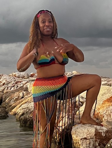 (404)246-4895 is Blackand offers nuru massages, asian massage, bodyrubs in Los angeles and available for incall on rubrankings Good Morning!
I know I don't look like most of the girlies here and I am totally ok with that. But if you think that I may be for you, read on. 

Mature sensual AF, friendly, grown ass woman therapist. With real ass, titties and teeth. lol. 

I am 100% real woman and would love to give you an unfiltered real experience that will make you wonder,  Where have I been all your life 

My session is the type of sensual that makes you feel good about going home and ravishing your wife, girlfriend or significant other. 

I love to hear about your day and tell you a lil bit about mine. 

If you are rude, in a rush, don't like cellulite, looking for the perfect ass and titties or can't afford to tip....then DON'T CALL ME!

But if you like passion, hugs, good energy, a lil meat on your bones, some gray hair and cellulite. THAN I'M YOUR GIRL!! 

I am in the Tarzana area and only here for today. I'm also possibly interested in a short term relocation here and would love your insight and suggestions, if you have any. 

So gimme a call, My name is Shaunna and I look forward to  Giving you the best that I've got  (In my Anita Baker voice)

$300 60 minutes
$450 90 Minutes

IF YOU DON'T SEE IT... i DON'T OFFER IT... PLEASE DON'T WASTE OUR TIME
NO FS
NO FETISH
I DO NOT RUSH 
I DO NOT OFFER 30 MINUTES

Be 
SUPER CLEAN
RESPECTFUL
POLITE
GENTLEMAN

*I WILL NOT RESPOND TO INCOMPLETE GREETINGS... USE YOUR MANNERS!
**That means  Hello   Your Name   Desired Session and Time**

XOXOXO SEE YOU SOON!
