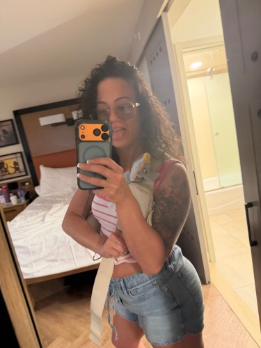 (270)326-7764 is Caucasianand offers nuru massages, asian massage, bodyrubs in Nashville and available for both on rubrankings My touch can make you feel better than ever give me a try I’ll be your new favorite!