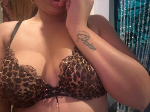 (615)668-9184 is Latinoand offers nuru massages, asian massage, bodyrubs in Nashville and available for both on rubrankings Hey gentlemen! This is Emmie, your fav sexy Latina baby! Some of you might know me from the studio 22 and would love to reconnect with my old good friends, and why not make some new ones?

Besides the classic body rub, I’m specialized on the authentic NURU & body to body experience. Using the the original and warm nuru gel I will slide my body through yours during a very sensual and exciting session.

+ plus:
- discreet and easy location,
- lots of parking
- professionally sanitized towels
- shower available.
-drinks 

I’m not available every day and only even see a limit of 3-4 clients a day, so scheduling in advance is totally recommended!

For rates, location and more details please feel free to contact me through TEXT MESSAGE!
Can’t wait to get to please you! 😋😇🤫 there 

I am 5 4 hot tall sexy brunette 
I offer the best nuru ever your experience make you think the world doesn't exist with sliding 💦and gliding👅on your body

For any other questions you can just text me can't wait to see you love💋💋 