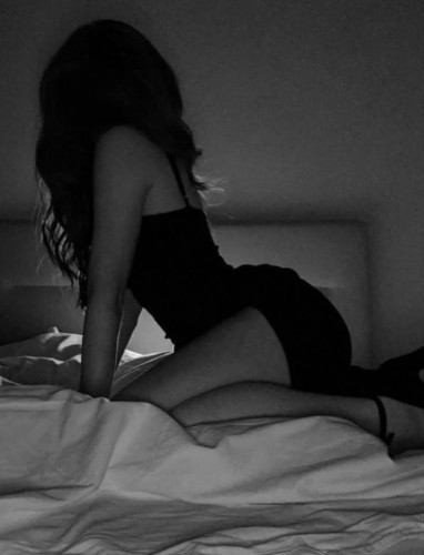 (747)324-8544 is Caucasianand offers nuru massages, asian massage, bodyrubs in Los angeles and available for both on rubrankings Hi, I’m Emma.

Welcome to my cozy and peaceful space, where you can leave the stress of everyday life behind and take time just for yourself.

I create a warm, private, and relaxing atmosphere where every detail is thoughtfully prepared for your comfort. Fresh towels, a private shower, warm massage oils, and a calming environment are all provided to help you unwind and restore your inner balance.

Each session is personalized with attention to your individual needs. I value respect, discretion, and your comfort above all else. My goal is for you to leave feeling lighter, calmer, and completely relaxed.

✨ Fresh towels & private shower
✨ Warm massage oils
✨ Clean, cozy & private atmosphere
✨ Personalized relaxing full-body massage
✨ Respectful, discreet & attentive service
I look forward to welcoming you. Contact me to choose a convenient time and book your private massage session.