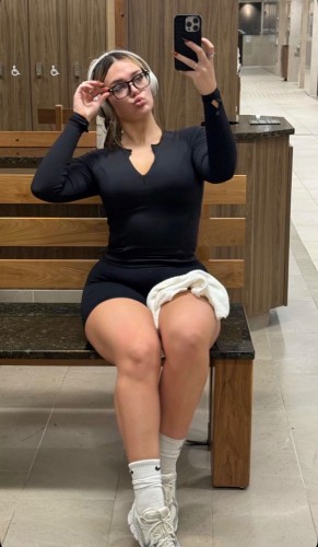 (251)256-6900 is Caucasianand offers nuru massages, asian massage, bodyrubs in Knoxville and available for both on rubrankings I offer erotic massage with happy ending 
I’m available for fun and ready to meet up 