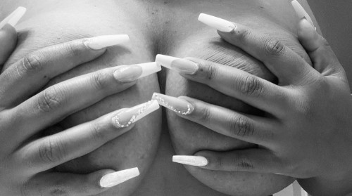 (323)689-4310 is Blackand offers nuru massages, asian massage, bodyrubs in San diego and available for both on rubrankings Im jazzy im here to help you relax your mind i want to cherish you and please you in every way possible come spoil yourself by taking a break and having fun 

323-689-4310