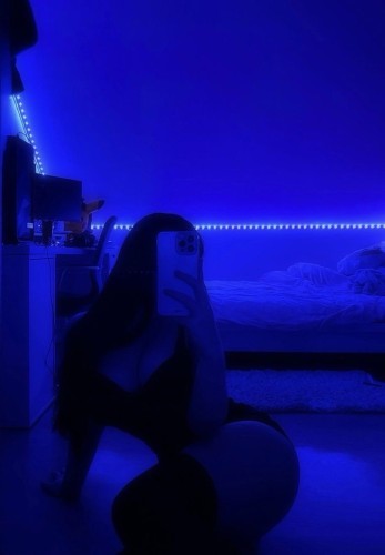 (214)861-1872 is Latinoand offers nuru massages, asian massage, bodyrubs in Dallas and available for outcall on rubrankings Hello loves My Name Is Ruby 

I'm a clean and confident girl looking to haven a pleasant time with Ben and give you a wonderful massage. Call or text me. 