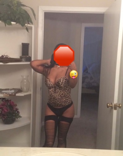 (380)285-1395 is Blackand offers nuru massages, asian massage, bodyrubs in Columbus and available for both on rubrankings I’m one of the most talented REAL Sexy MASSAGE THERAPISTS🙌 I have magic hands, trained in traditional massage, but offer the best combination with sensual techniques with an explosive ending. Let’s respect each others time and reach out to book with me only if you are ready. My prices for Incall range from $100- $320 and Outcalls Range from $140-$350 (prices will change depending on the location) Now lets have some fun