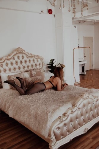 (818)210-1863 is Caucasianand offers nuru massages, asian massage, bodyrubs in Los angeles and available for both on rubrankings 	Hey my name is Mia!And I am doing the best massage and thing’s that you will never forget ??Foto is 100% real ☝️ Would you like to come for a great time with me? Hit me up on +1818210186312.00-03.00 Westwood 